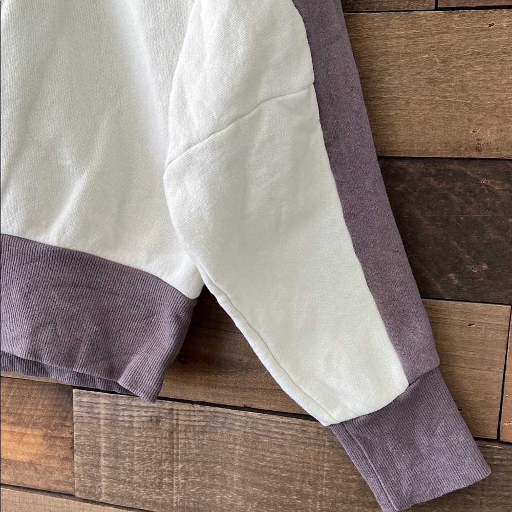 Beyond Yoga Women's Woodland Colorblock Line It Up Sweatshirt Size Medium - Picture 5 of 9